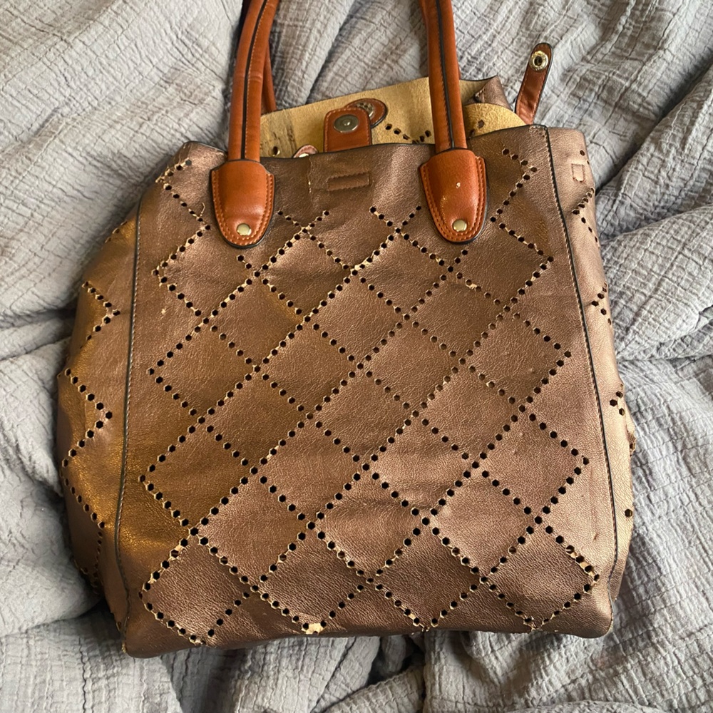 Louenhide Leather Bermuda Tote Purse Bag in Rose Gold